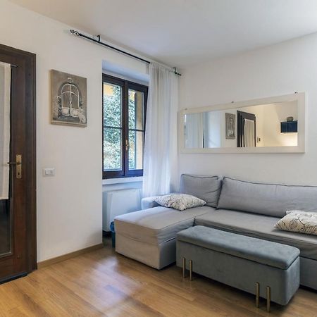 Cozy & Comfy Apt In Navigli Area Milão Exterior foto