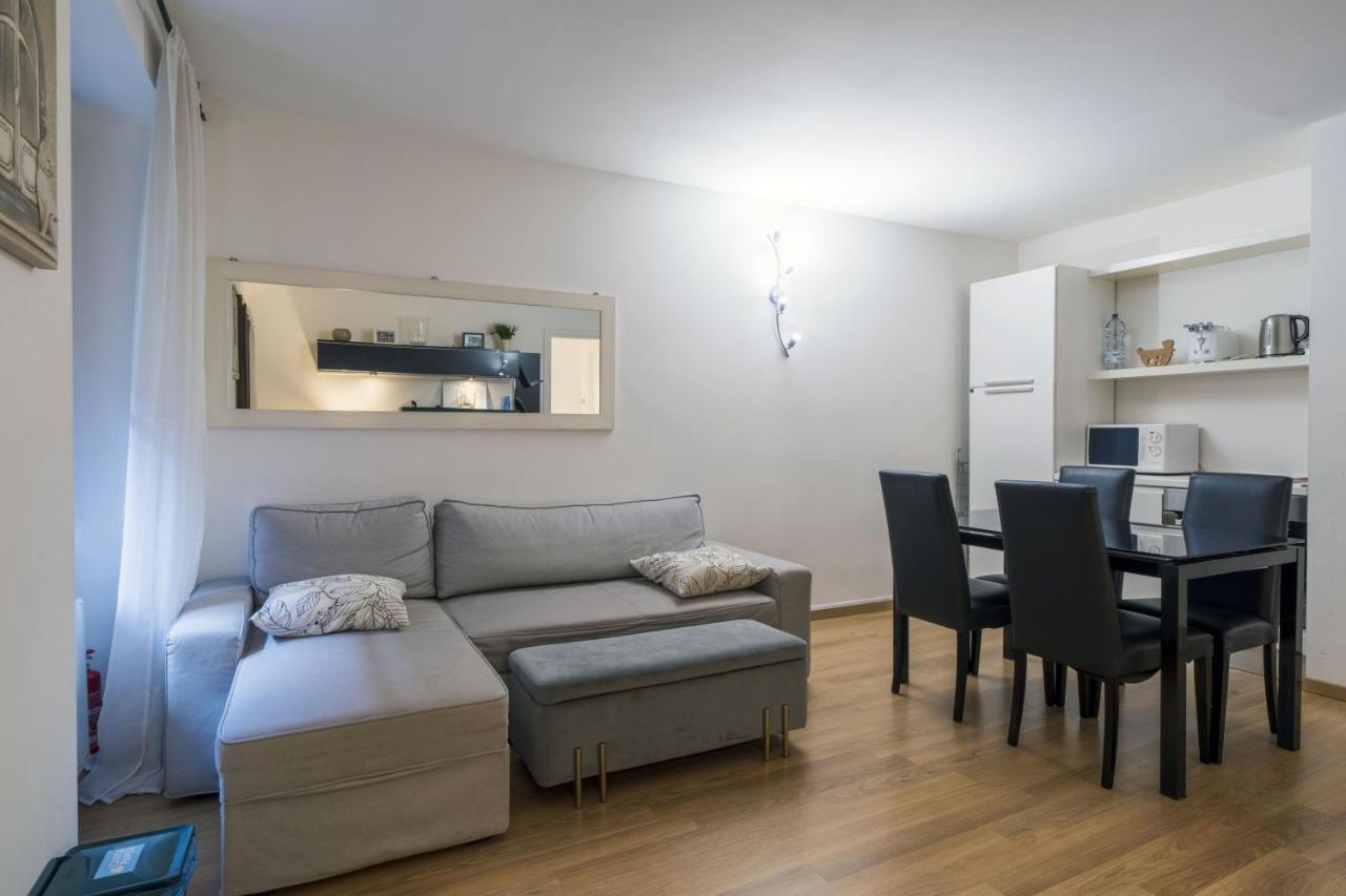 Cozy & Comfy Apt In Navigli Area Milão Exterior foto