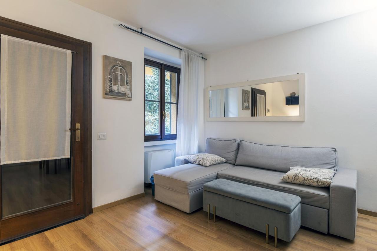 Cozy & Comfy Apt In Navigli Area Milão Exterior foto