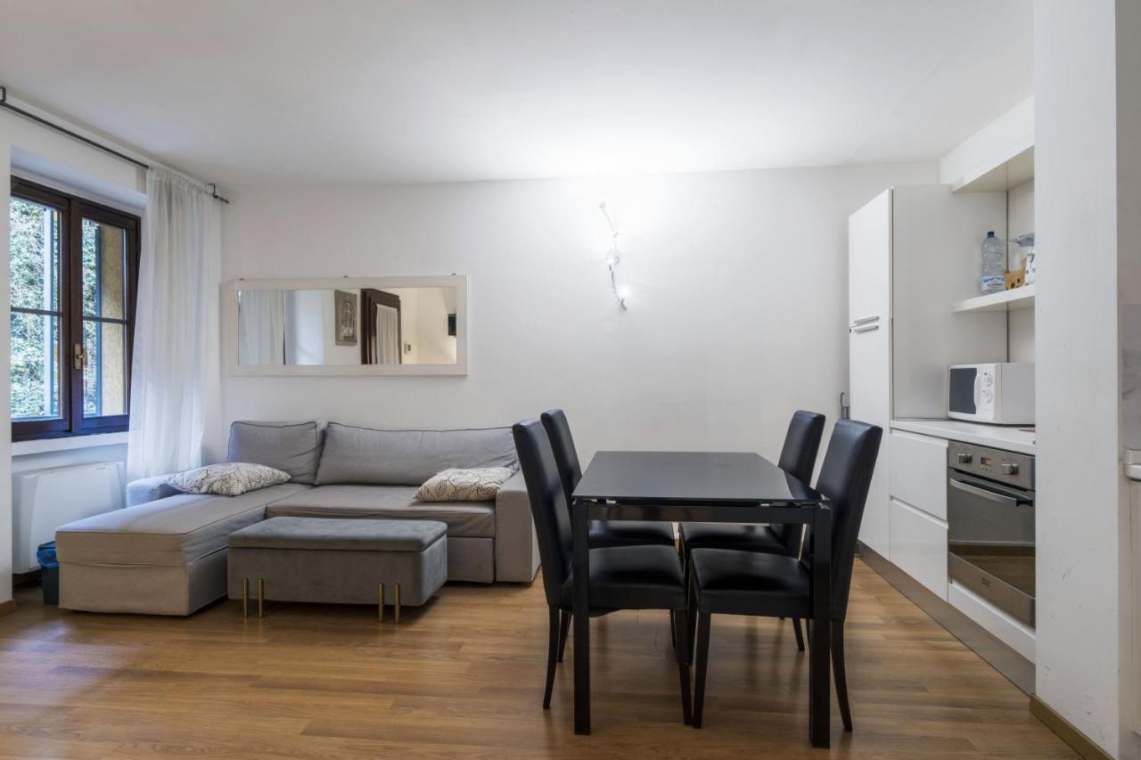 Cozy & Comfy Apt In Navigli Area Milão Exterior foto