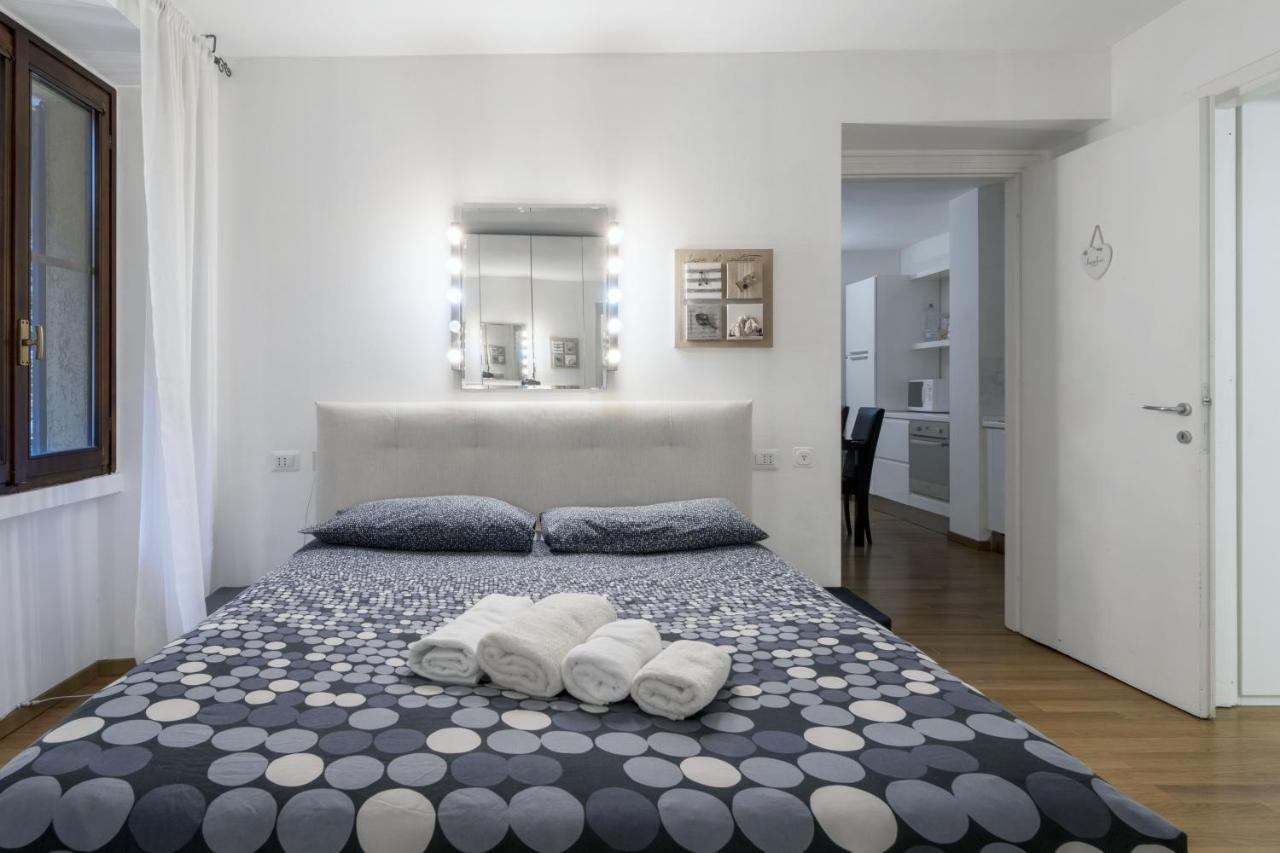 Cozy & Comfy Apt In Navigli Area Milão Exterior foto